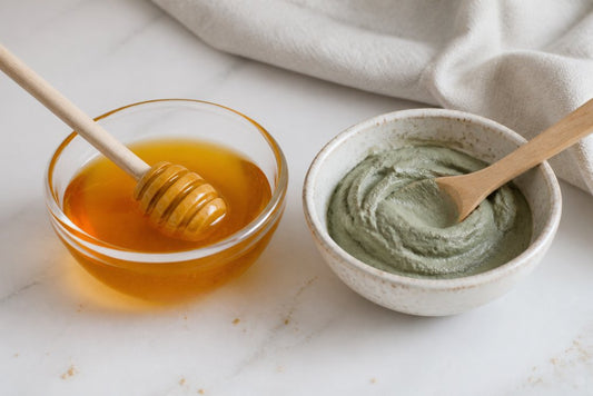 Honig Maske vs Heilerde bei Akne